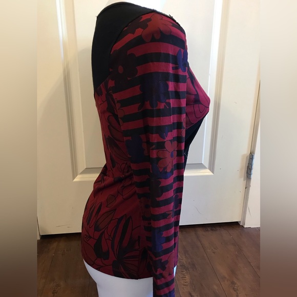 NWOT Tricotto Red Black Long Sleeve Design Top size Small - Picture 4 of 10